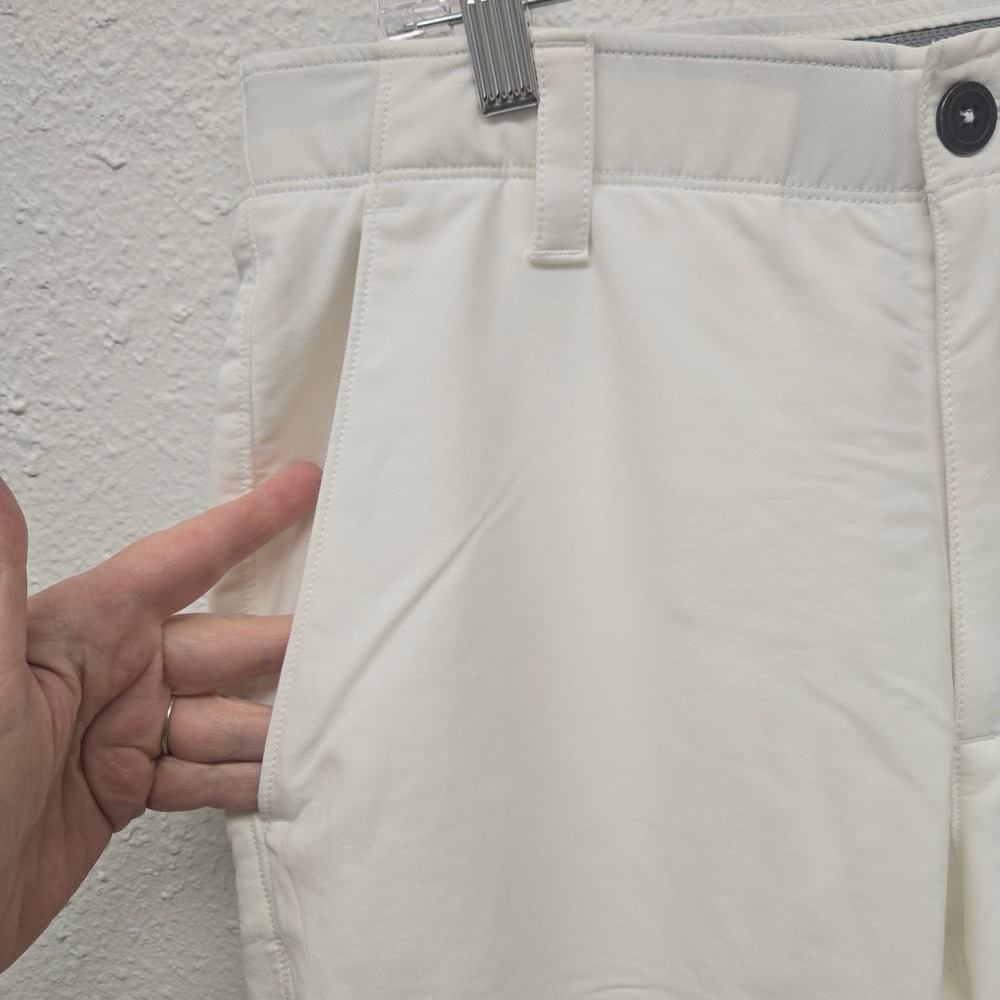 Under Armour White Golf Pants Mens 34/36 Loose Fit Performance Trousers Athletic - Picture 11 of 14